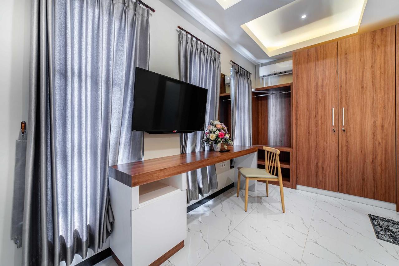 Tree Homestay Mitra Reddoorz Kasri Exterior photo