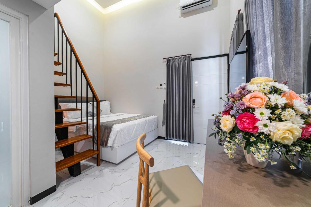 Tree Homestay Mitra Reddoorz Kasri Exterior photo