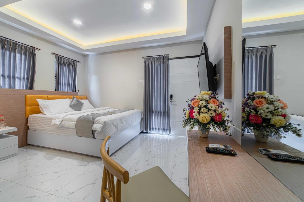 Tree Homestay Mitra Reddoorz Kasri Exterior photo