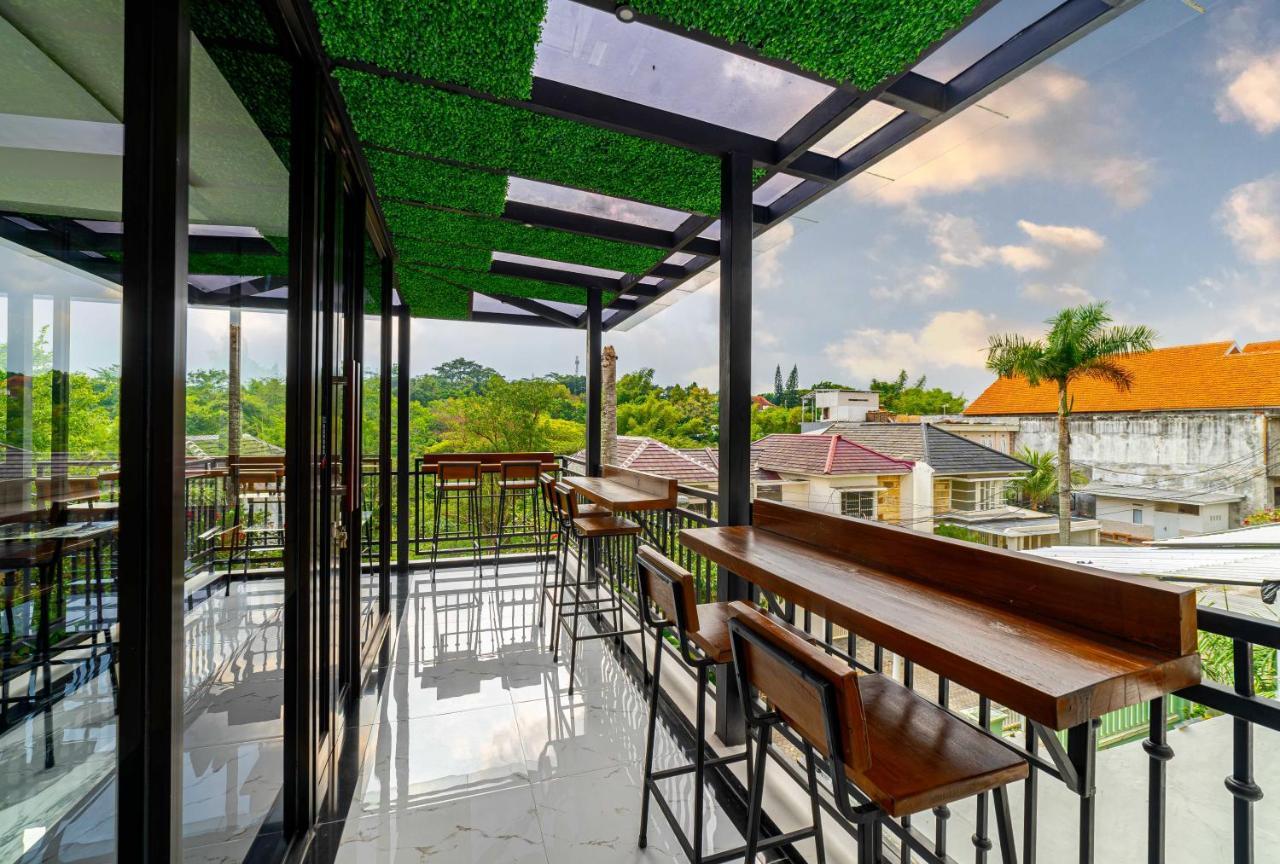 Tree Homestay Mitra Reddoorz Kasri Exterior photo